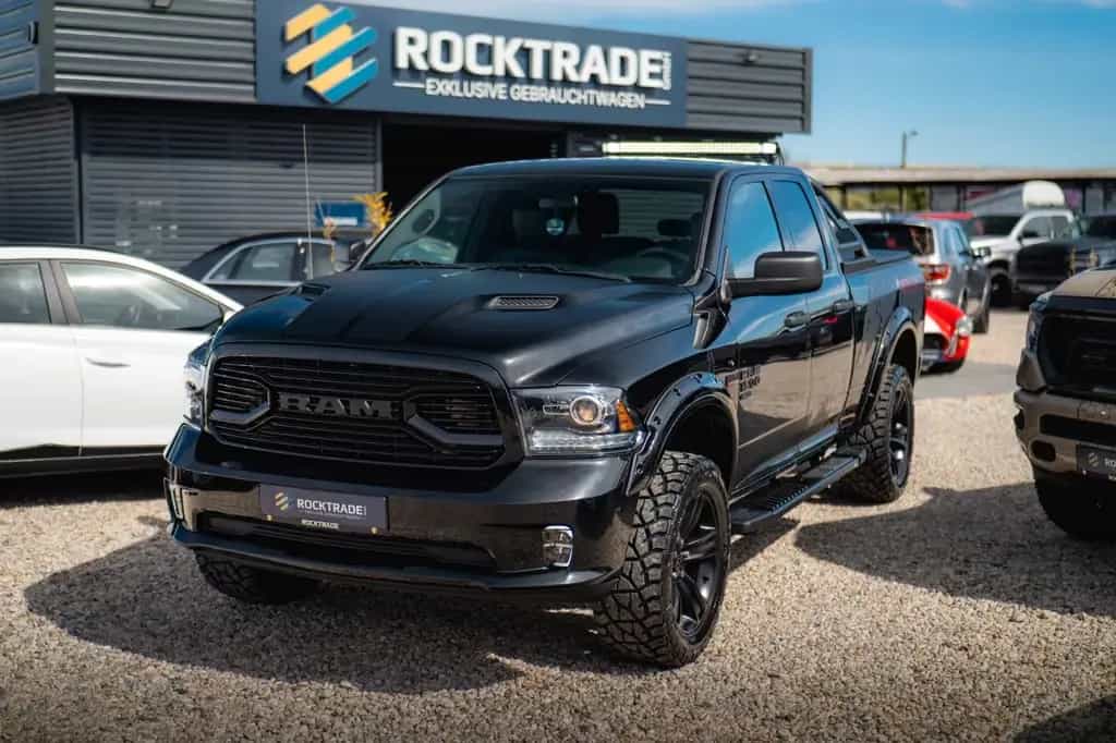 Dodge RAM 5.7 V8 HEMI 4x4 OFFROAD Night-Paket LONG 19% 07/2021-photo-1