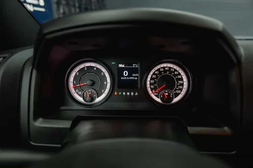 Dodge RAM 5.7 V8 HEMI 4x4 OFFROAD Night-Paket LONG 19% 07/2021-photo-10