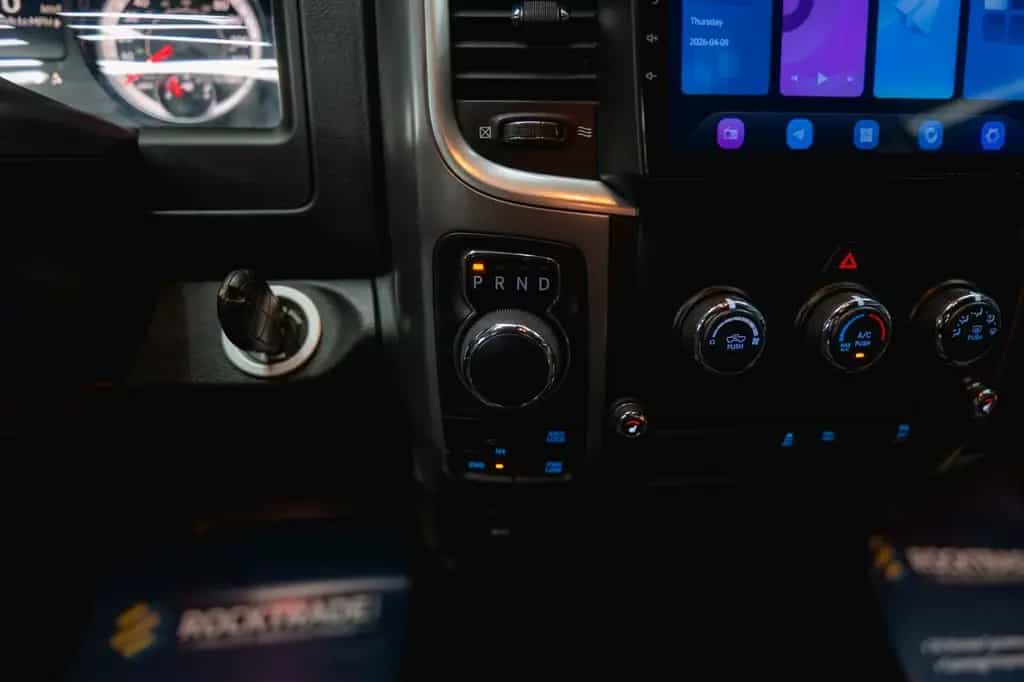 Dodge RAM 5.7 V8 HEMI 4x4 OFFROAD Night-Paket LONG 19% 07/2021-photo-13