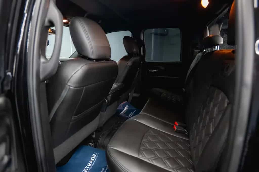 Dodge RAM 5.7 V8 HEMI 4x4 OFFROAD Night-Paket LONG 19% 07/2021-photo-14