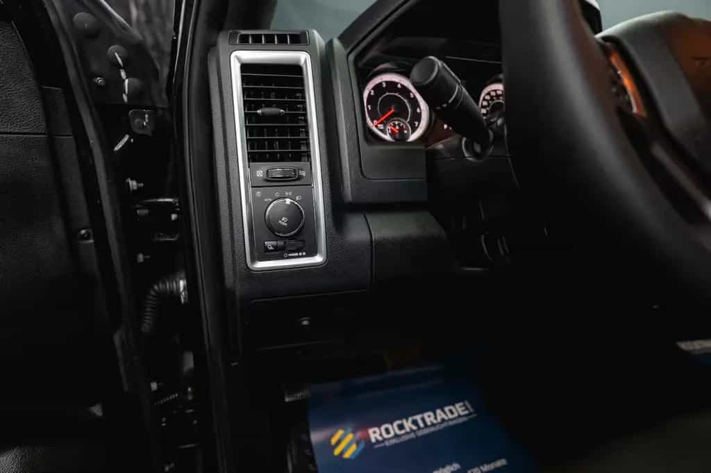 Dodge RAM 5.7 V8 HEMI 4x4 OFFROAD Night-Paket LONG 19% 07/2021-photo-16