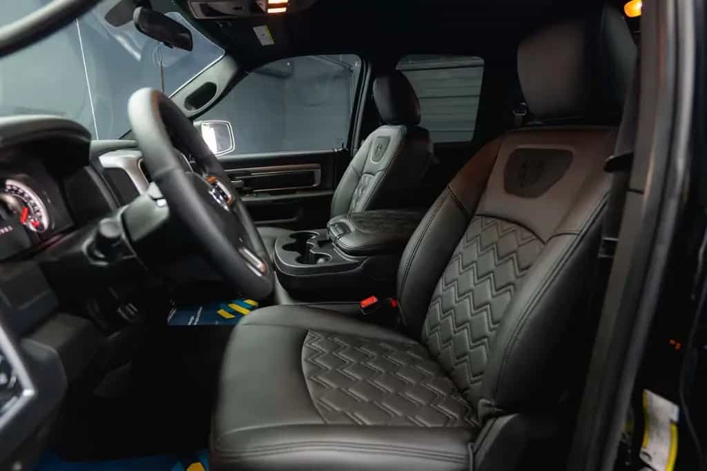 Dodge RAM 5.7 V8 HEMI 4x4 OFFROAD Night-Paket LONG 19% 07/2021-photo-18