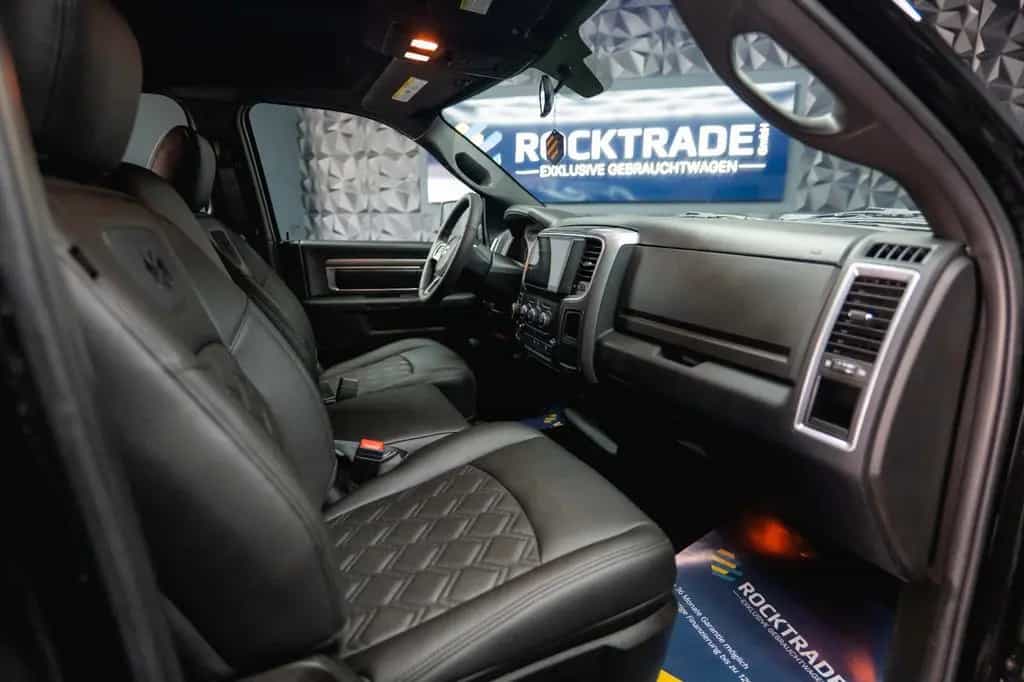 Dodge RAM 5.7 V8 HEMI 4x4 OFFROAD Night-Paket LONG 19% 07/2021-photo-22
