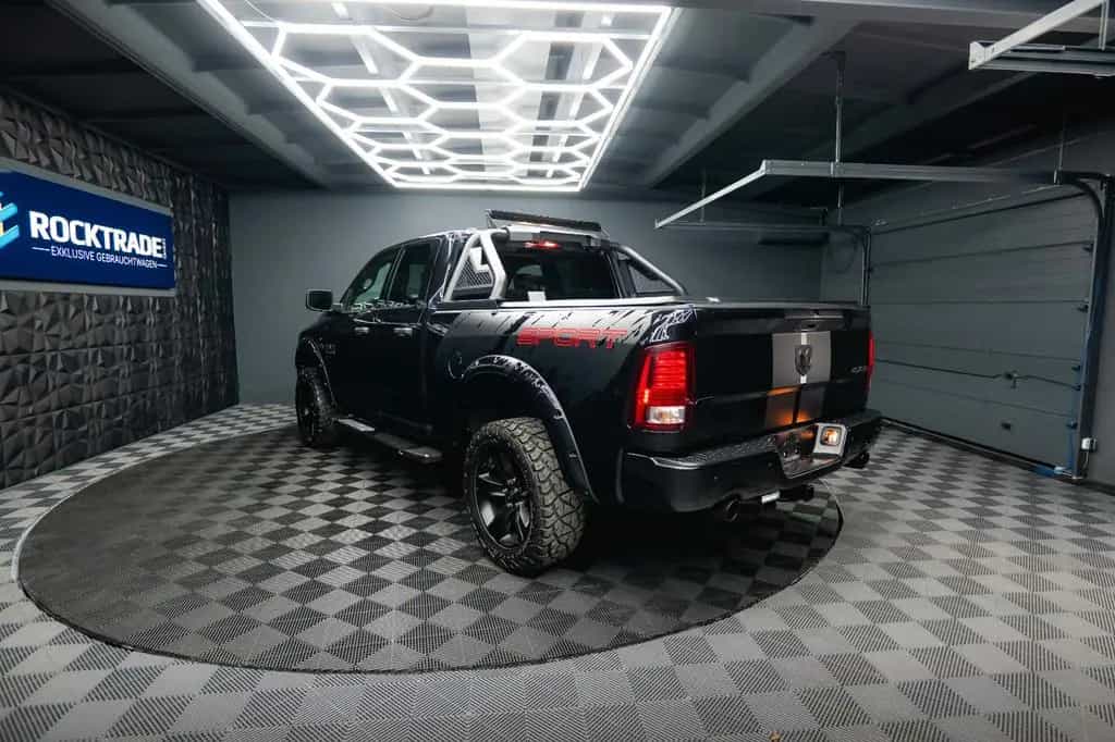 Dodge RAM 5.7 V8 HEMI 4x4 OFFROAD Night-Paket LONG 19% 07/2021-photo-28