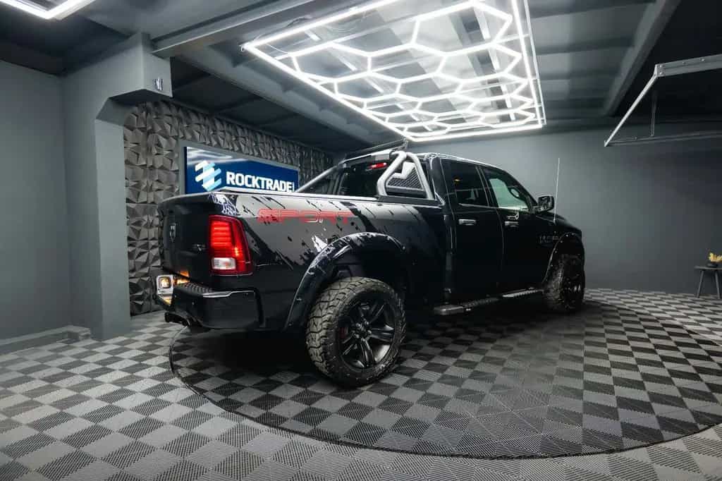Dodge RAM 5.7 V8 HEMI 4x4 OFFROAD Night-Paket LONG 19% 07/2021-photo-30