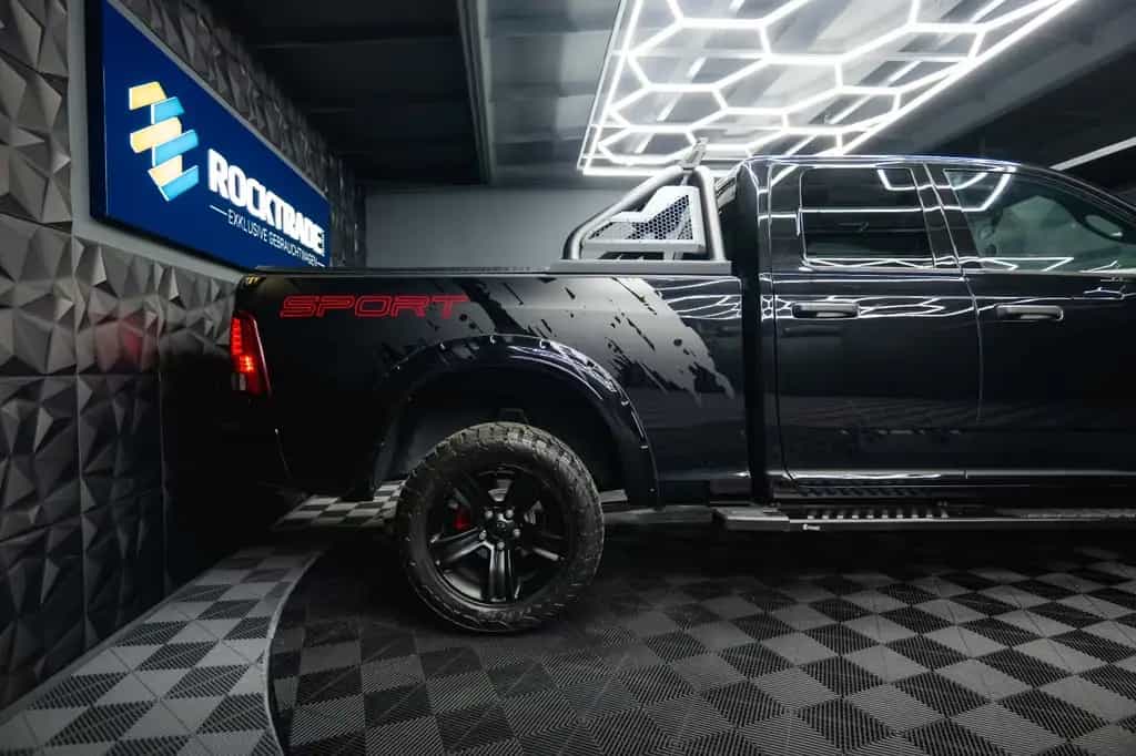 Dodge RAM 5.7 V8 HEMI 4x4 OFFROAD Night-Paket LONG 19% 07/2021-photo-32