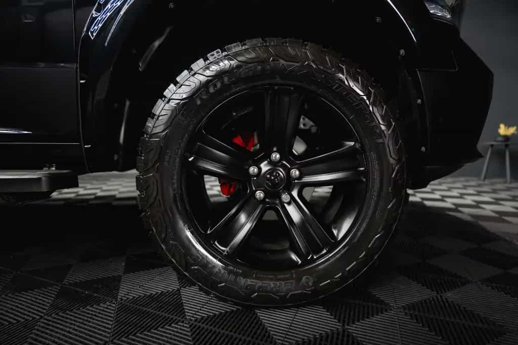Dodge RAM 5.7 V8 HEMI 4x4 OFFROAD Night-Paket LONG 19% 07/2021-photo-36