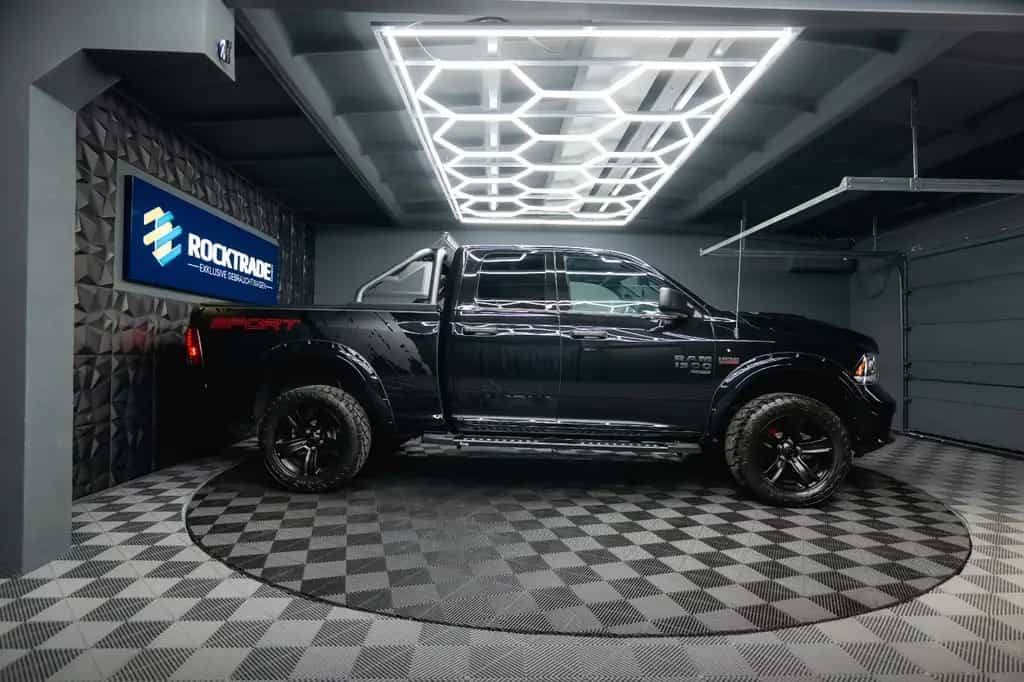 Dodge RAM 5.7 V8 HEMI 4x4 OFFROAD Night-Paket LONG 19% 07/2021-photo-37