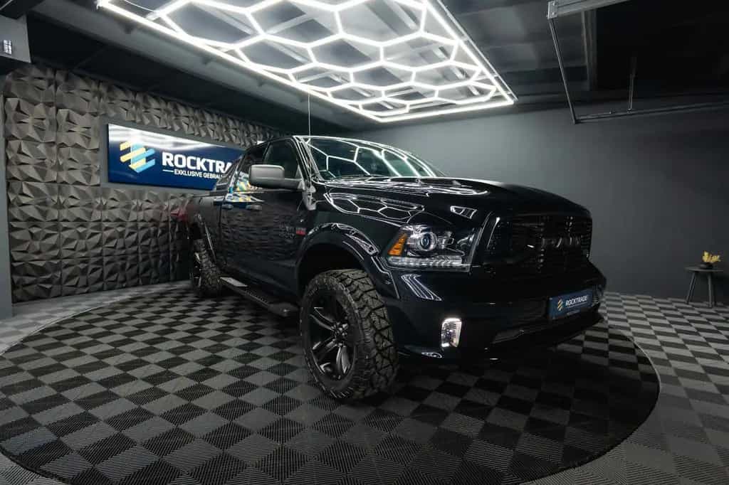 Dodge RAM 5.7 V8 HEMI 4x4 OFFROAD Night-Paket LONG 19% 07/2021-photo-38