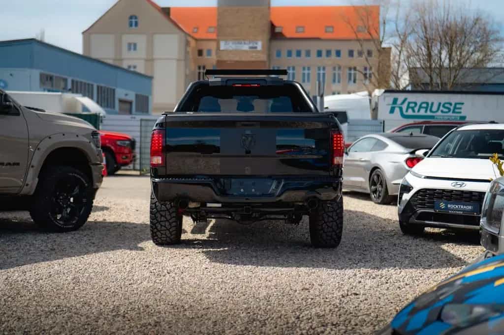 Dodge RAM 5.7 V8 HEMI 4x4 OFFROAD Night-Paket LONG 19% 07/2021-photo-5