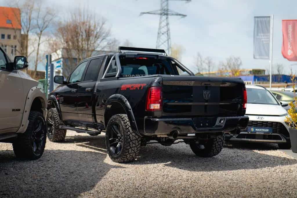 Dodge RAM 5.7 V8 HEMI 4x4 OFFROAD Night-Paket LONG 19% 07/2021-photo-6
