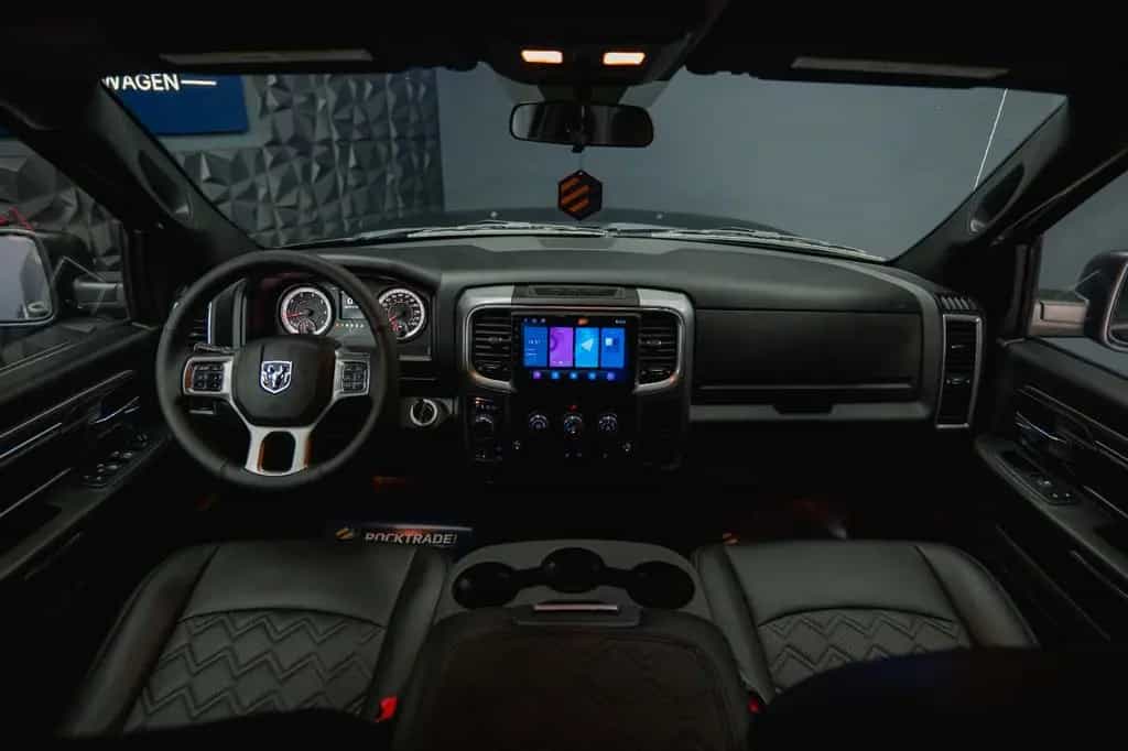 Dodge RAM 5.7 V8 HEMI 4x4 OFFROAD Night-Paket LONG 19% 07/2021-photo-7