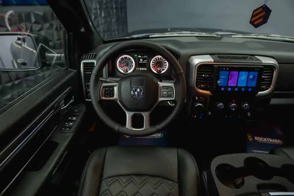 Dodge RAM 5.7 V8 HEMI 4x4 OFFROAD Night-Paket LONG 19% 07/2021-photo-8