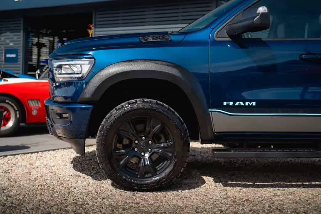 Dodge RAM 5.7 V8 HEMI 4x4 BLUE EDITION Offroad LONGBED 09/2022-photo-28