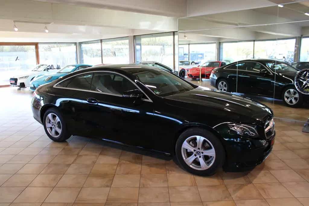 Mercedes-Benz E-Class 200 Coupe *Sonderlack+2. Hand+Top* 09/2017-photo-11