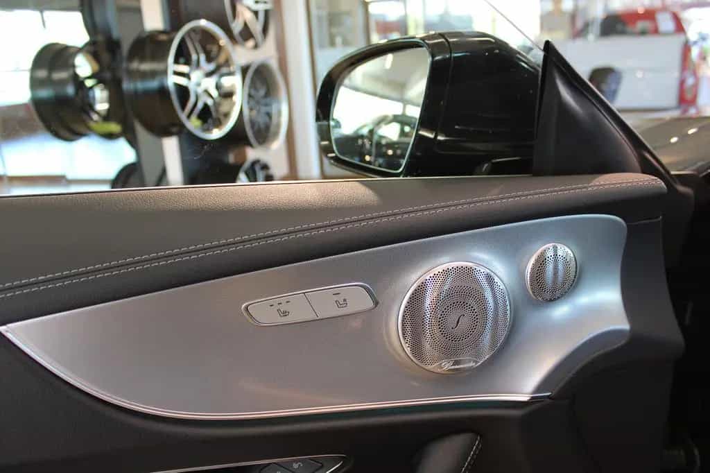Mercedes-Benz E-Class 200 Coupe *Sonderlack+2. Hand+Top* 09/2017-photo-19