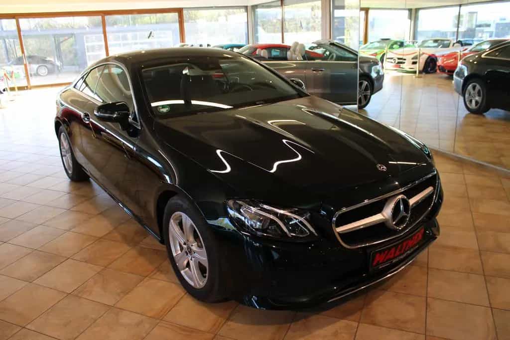 Mercedes-Benz E-Class 200 Coupe *Sonderlack+2. Hand+Top* 09/2017-photo-2