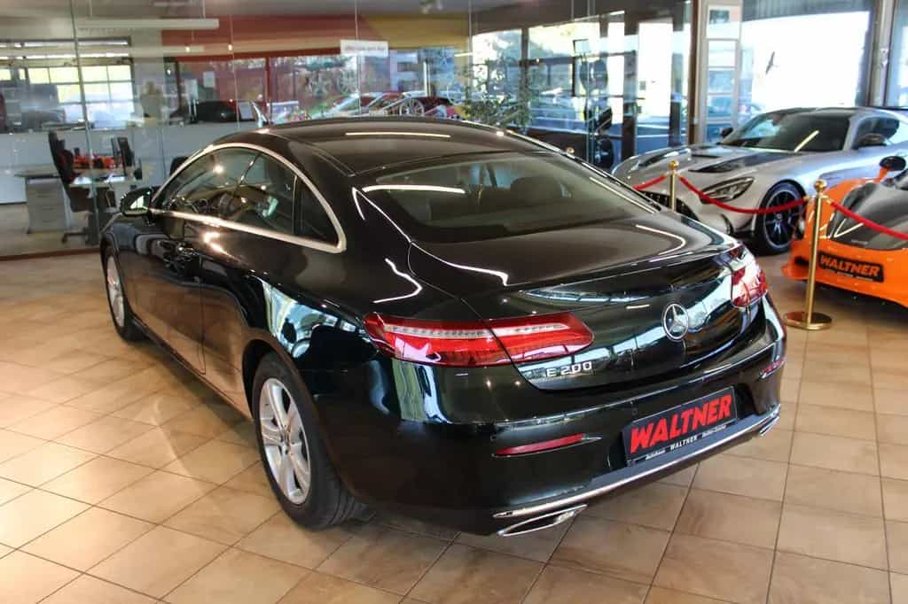Mercedes-Benz E-Class 200 Coupe *Sonderlack+2. Hand+Top* 09/2017-photo-5