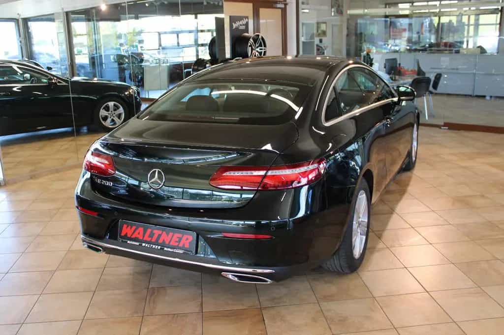 Mercedes-Benz E-Class 200 Coupe *Sonderlack+2. Hand+Top* 09/2017-photo-7