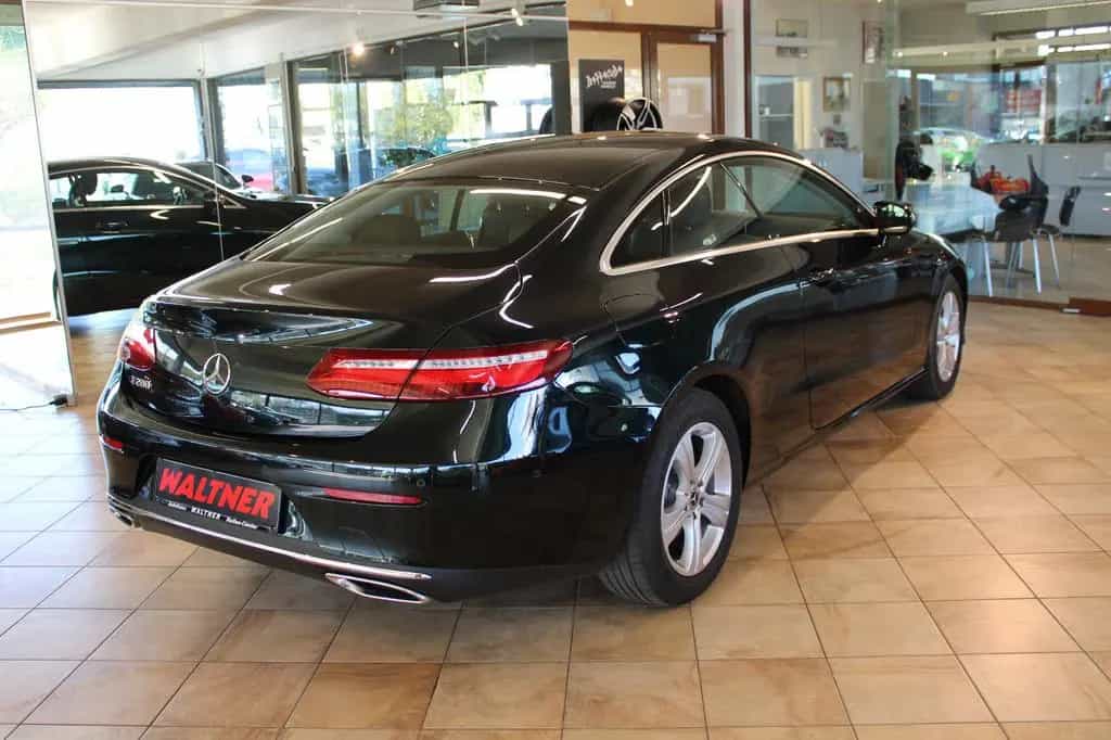 Mercedes-Benz E-Class 200 Coupe *Sonderlack+2. Hand+Top* 09/2017-photo-8