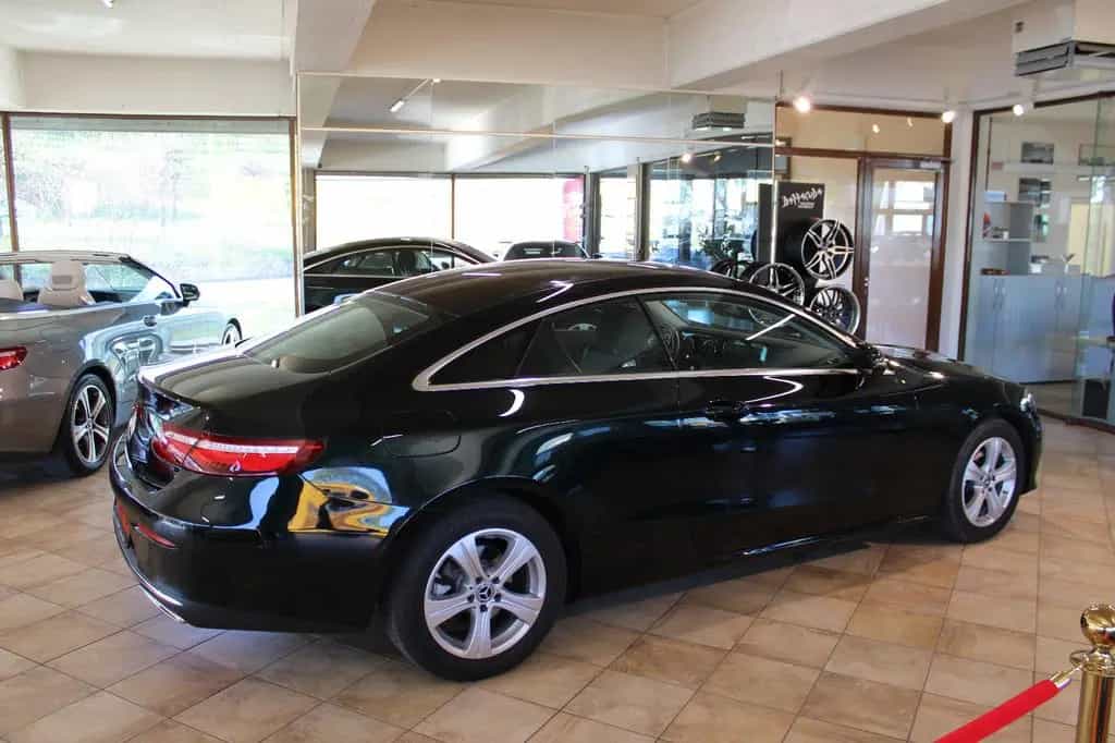 Mercedes-Benz E-Class 200 Coupe *Sonderlack+2. Hand+Top* 09/2017-photo-9