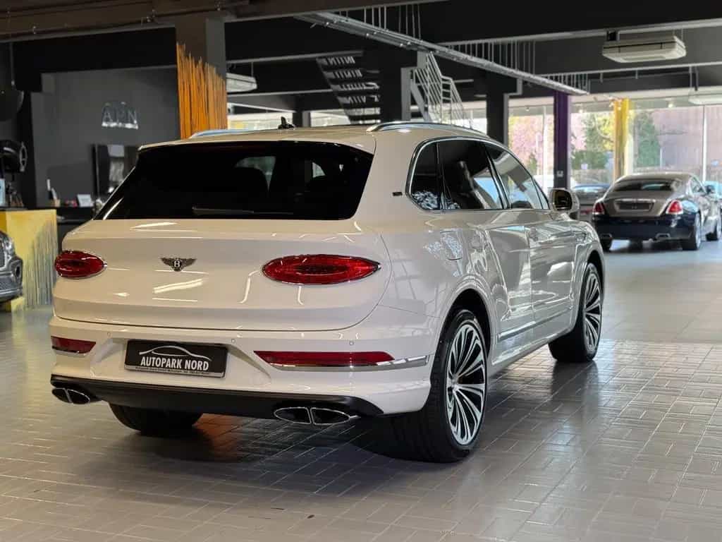 Bentley Bentayga 4.0 V8 Mulliner First Edition DUO-TONE 02/2022-photo-5