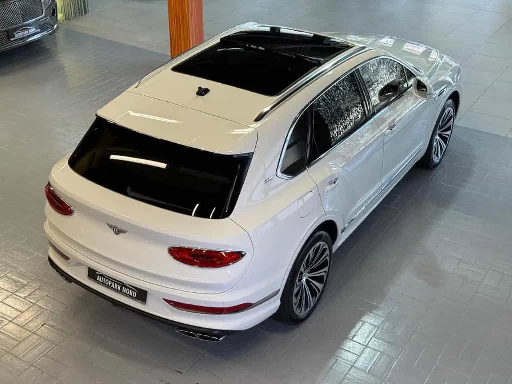 Bentley Bentayga 4.0 V8 Mulliner First Edition DUO-TONE 02/2022-photo-8