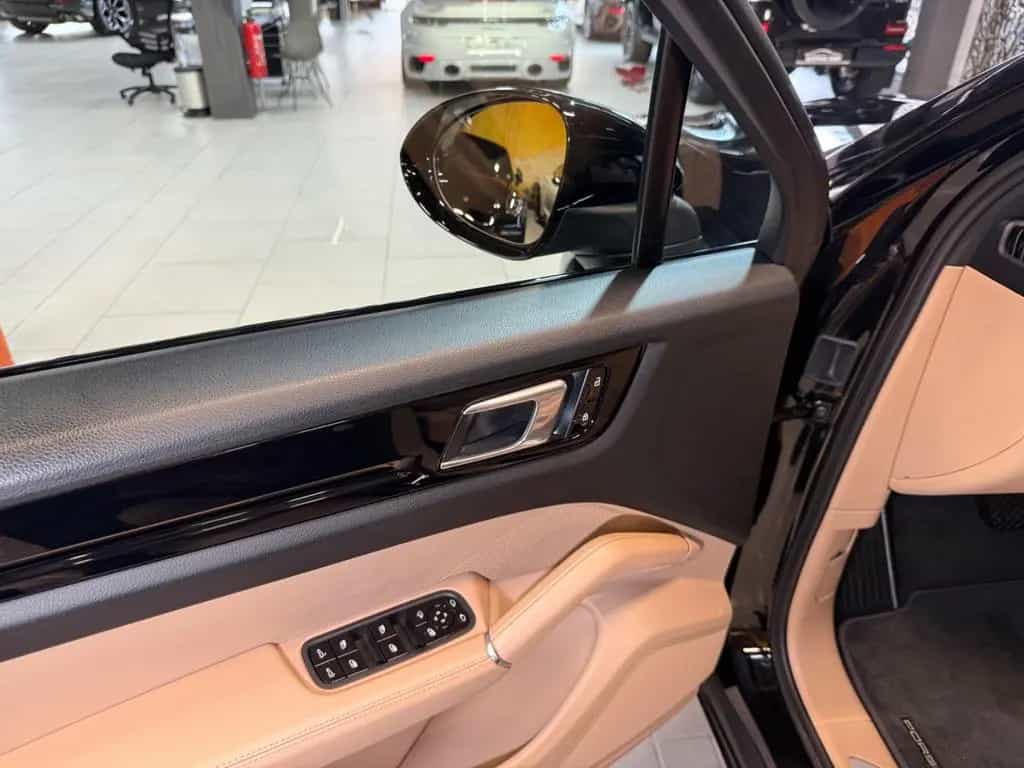 Porsche Cayenne SPORT DESIGN~LEDER~NAVI~LED~ ALU 22 "~ 07/2019-photo-17