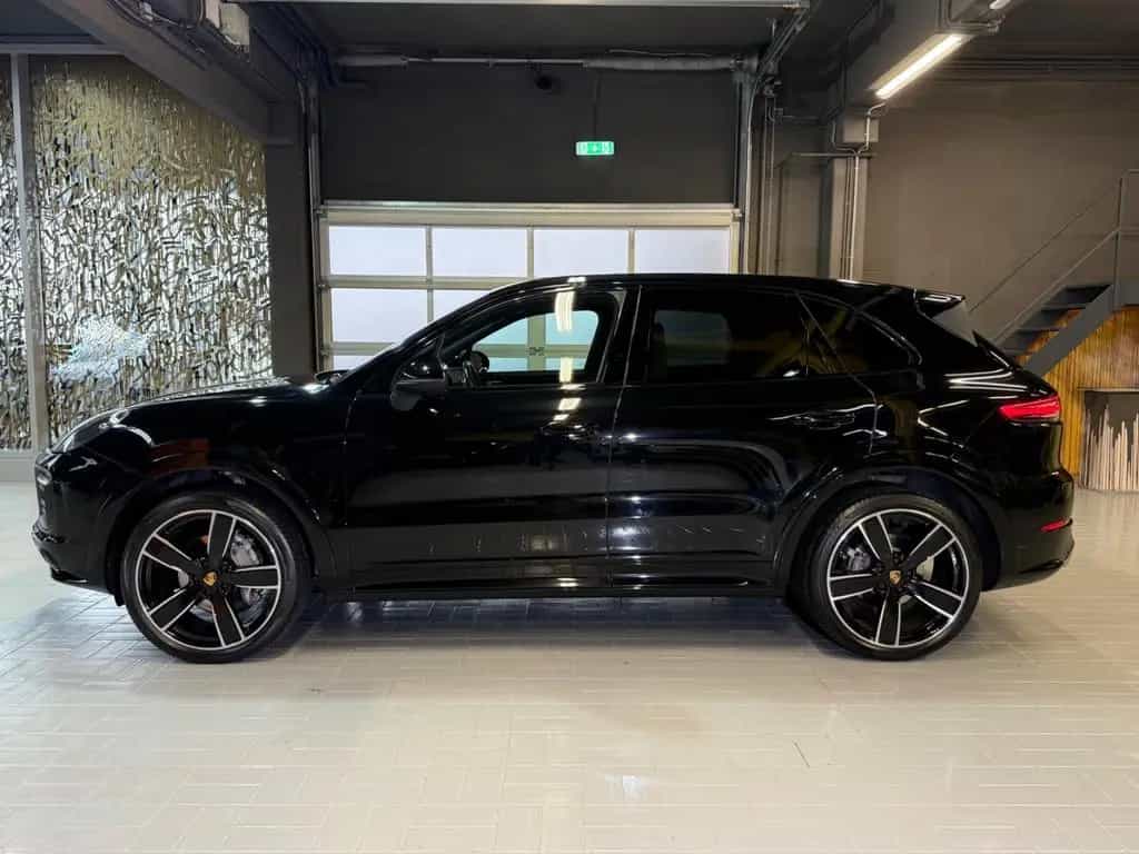 Porsche Cayenne SPORT DESIGN~LEDER~NAVI~LED~ ALU 22 "~ 07/2019-photo-3