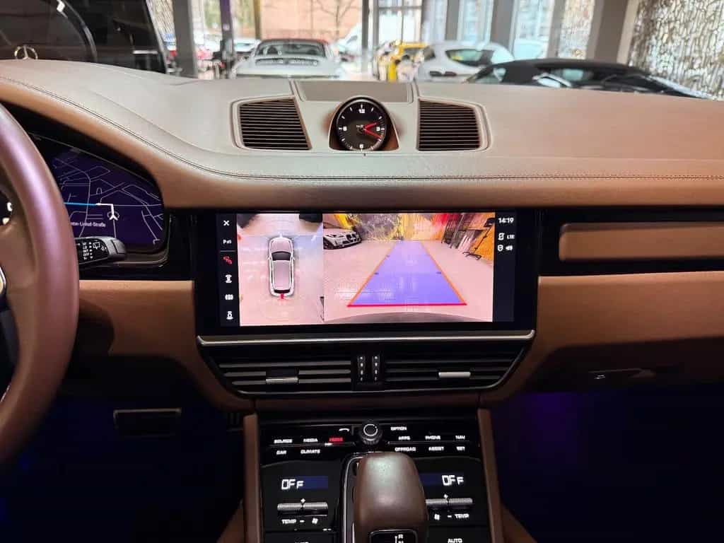 Porsche Cayenne S Platinum Edition~PANO~HEAD-UP~KAMERA 02/2023-photo-18