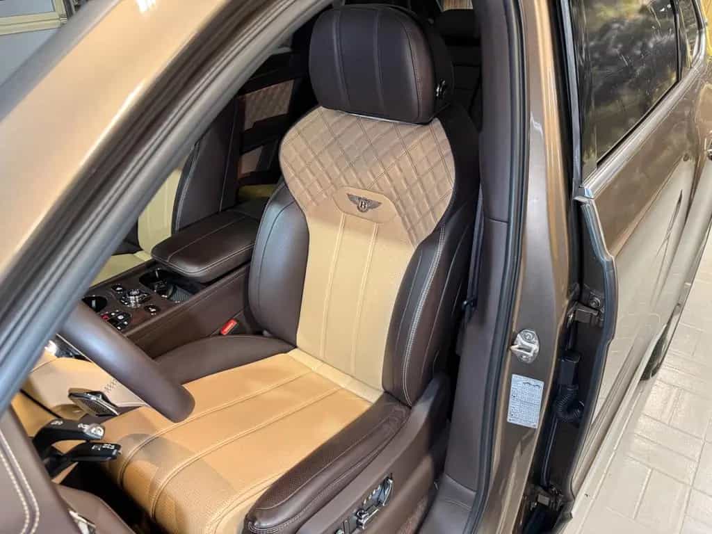 Bentley Bentayga 4.0 V8 4WD Aut.~NAIM~PANO~AKRAPOVIC~ 09/2020-photo-16