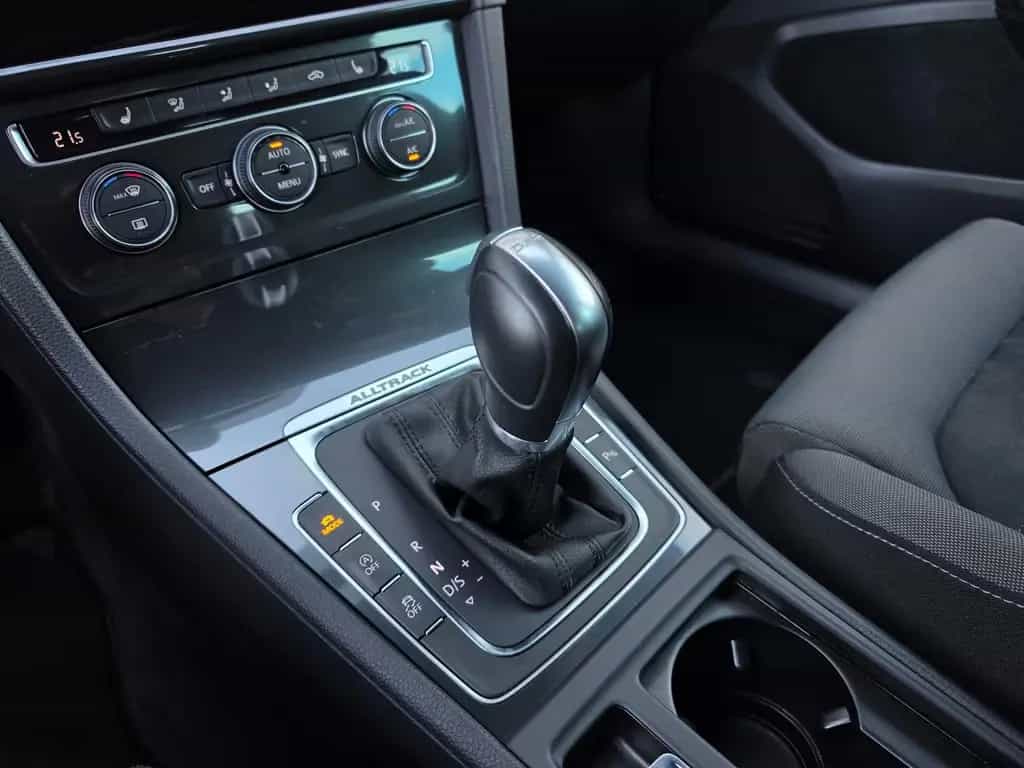 Volkswagen Golf VII Alltrack 4Motion TÜV Neu/AHK/Scheckh./ 09/2017-photo-22