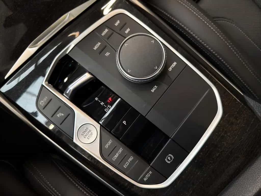 BMW 320 d Touring xDrive ACC AHK HiFi LRHZ STHZ PANO 11/2023-photo-21