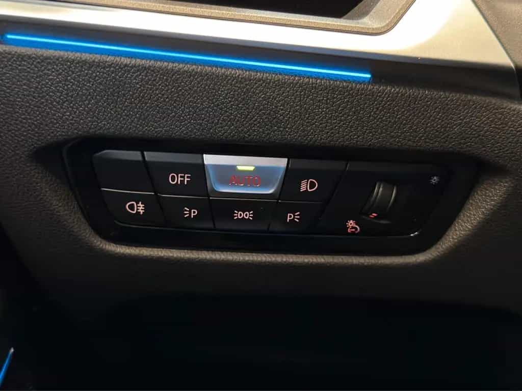 BMW 320 d Touring xDrive ACC AHK HiFi LRHZ STHZ PANO 11/2023-photo-23
