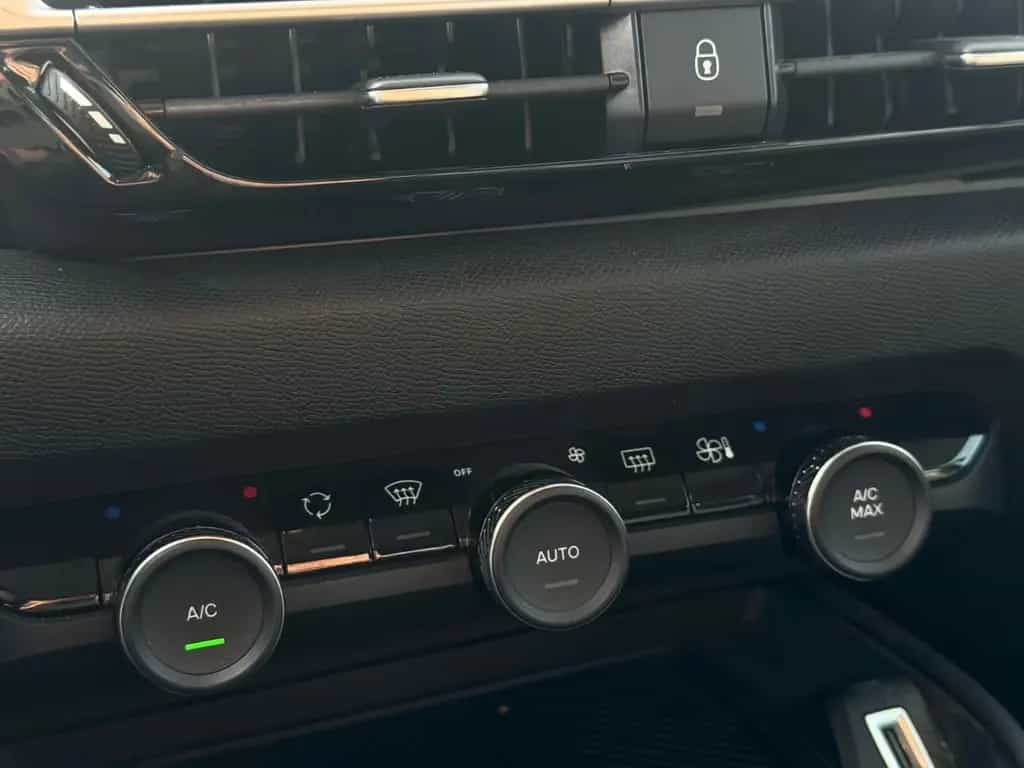 Citroën C4 PureTech 130 Feel. LED. KAMERA. PDC. KLIMA 09/2022-photo-12