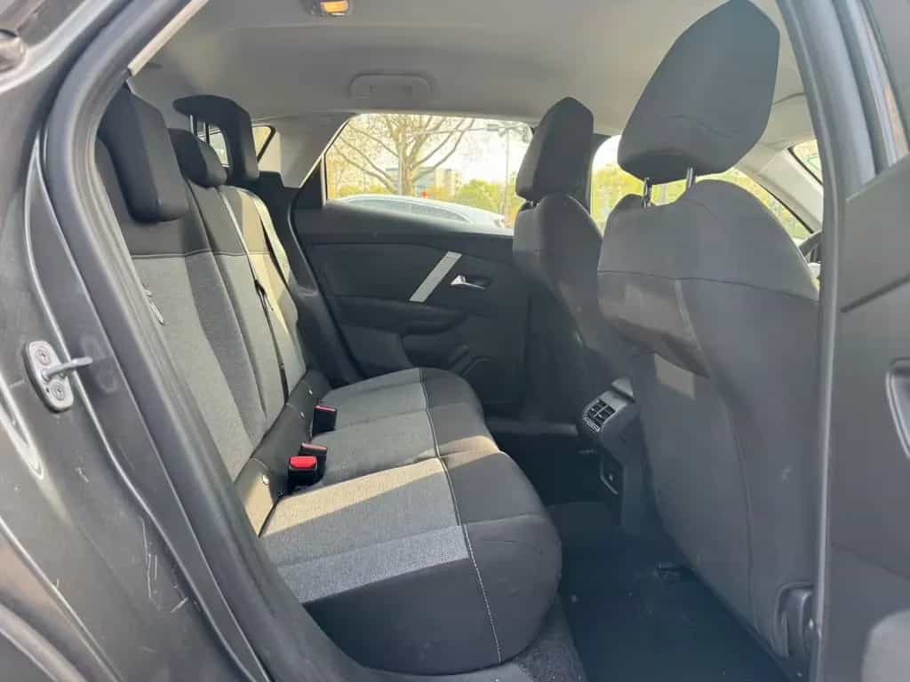 Citroën C4 PureTech 130 Feel. LED. KAMERA. PDC. KLIMA 09/2022-photo-7