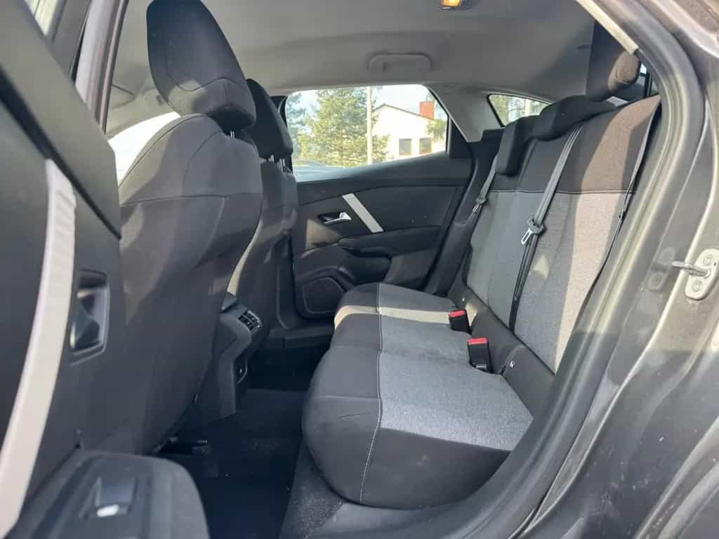 Citroën C4 PureTech 130 Feel. LED. KAMERA. PDC. KLIMA 09/2022-photo-9