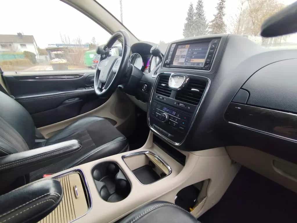 Lancia Voyager 2,8 CRDI Platinum Automatik 7 Sitzer 06/2013-photo-19
