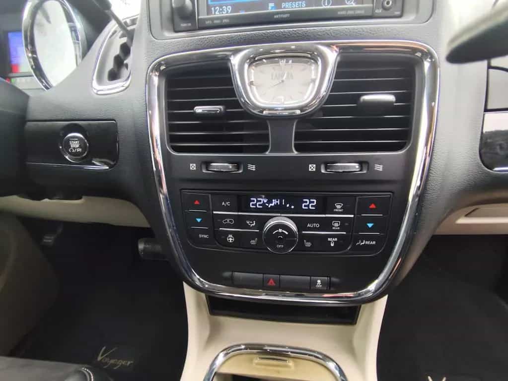 Lancia Voyager 2,8 CRDI Platinum Automatik 7 Sitzer 06/2013-photo-20