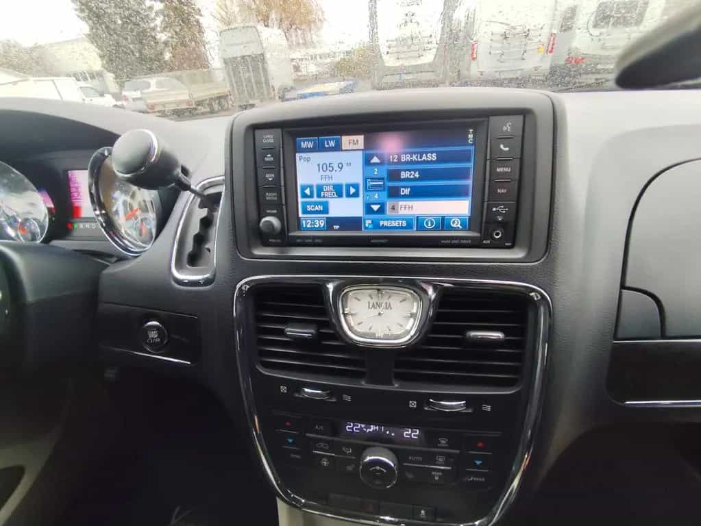 Lancia Voyager 2,8 CRDI Platinum Automatik 7 Sitzer 06/2013-photo-21