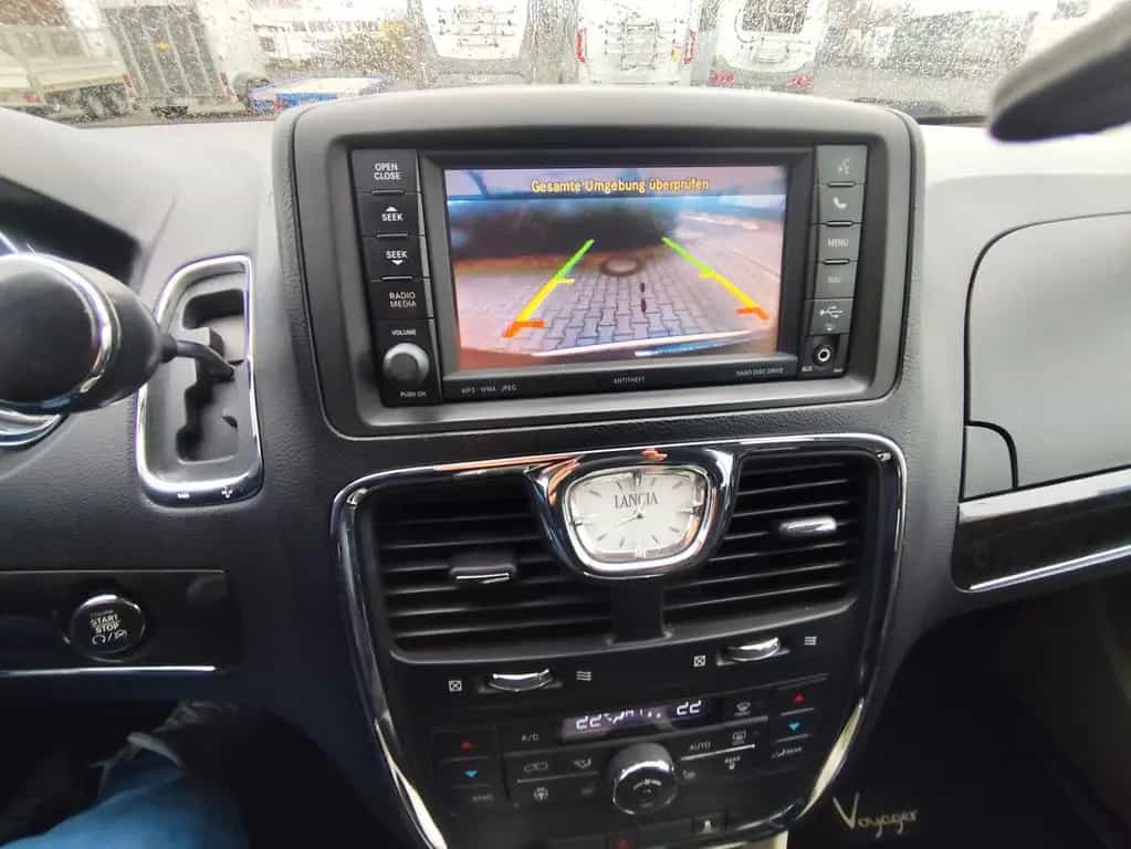 Lancia Voyager 2,8 CRDI Platinum Automatik 7 Sitzer 06/2013-photo-23