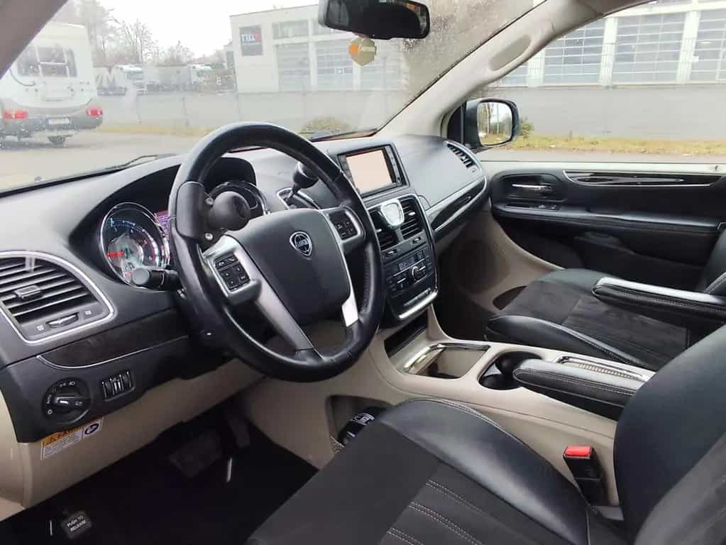 Lancia Voyager 2,8 CRDI Platinum Automatik 7 Sitzer 06/2013-photo-9