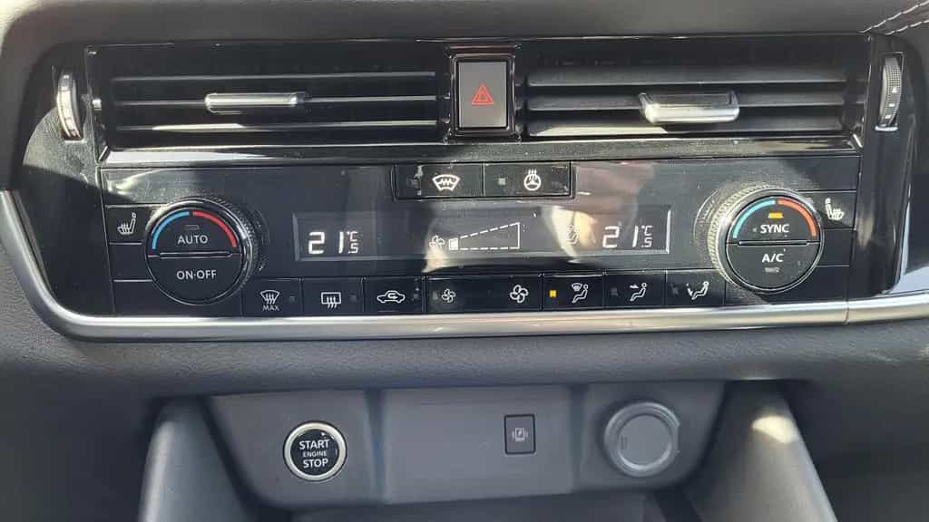 Nissan Qashqai 1.3 N-Connecta Automatik 03/2023-photo-11