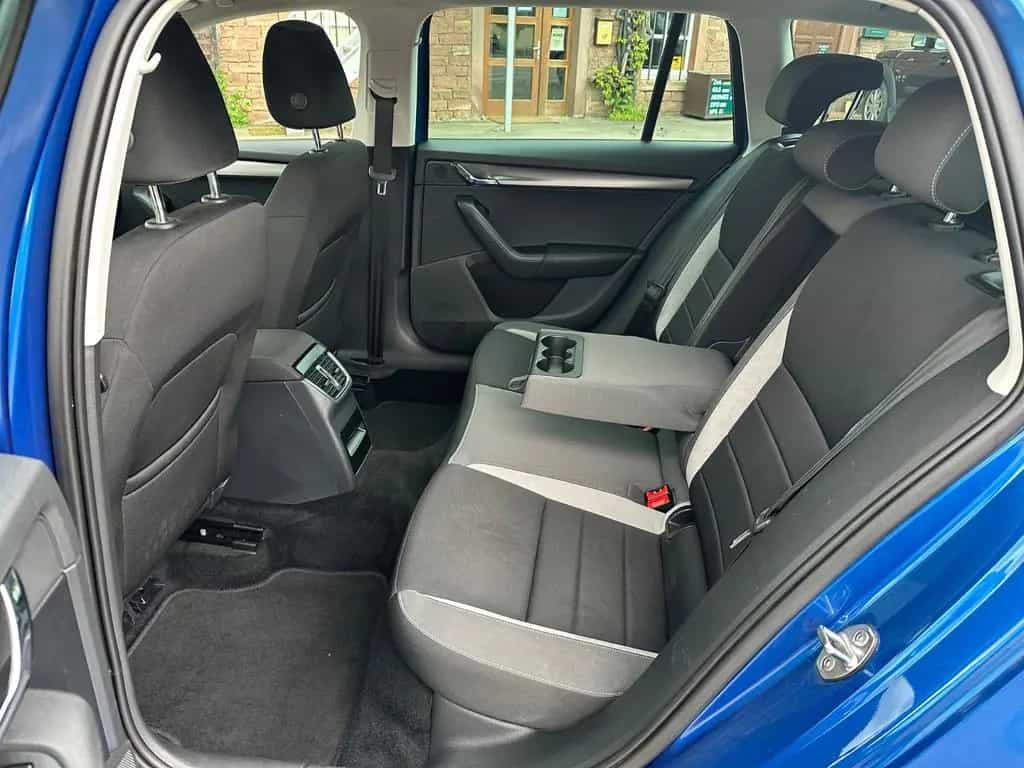 Skoda Octavia Combi Joy/Automatik/AHK/Navi/Sitzheiz 08/2017-photo-14