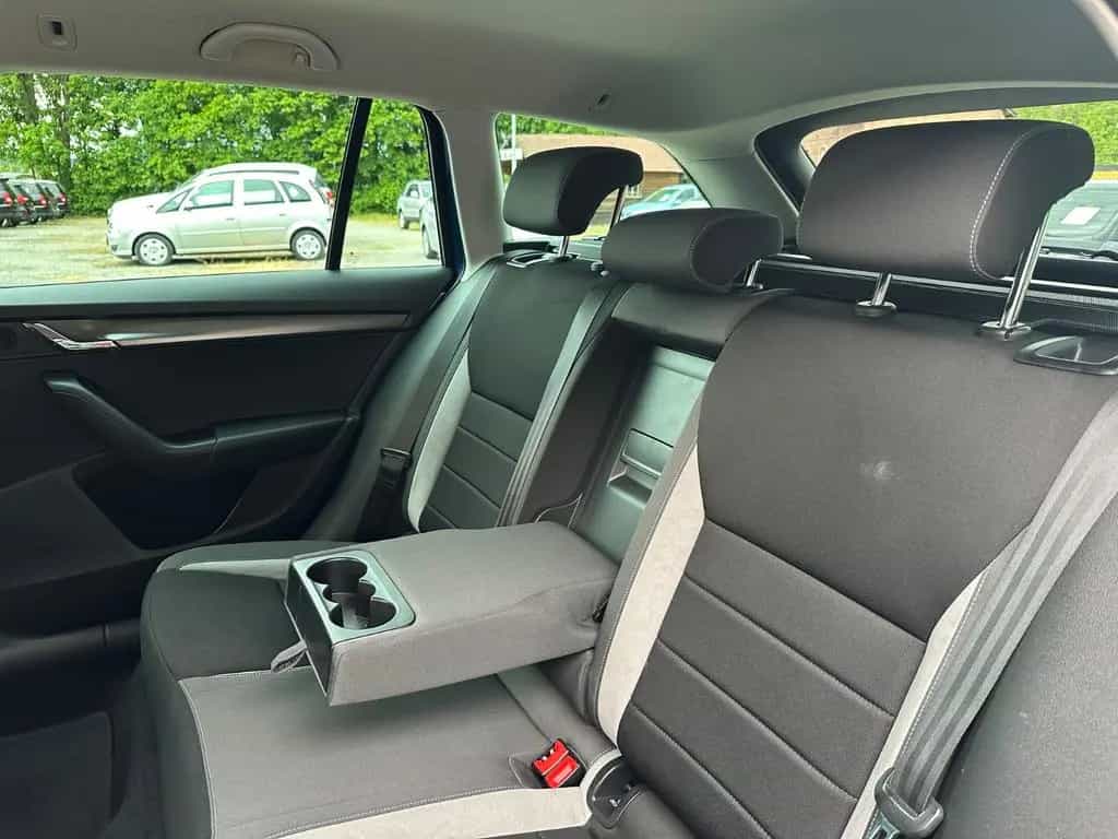 Skoda Octavia Combi Joy/Automatik/AHK/Navi/Sitzheiz 08/2017-photo-17