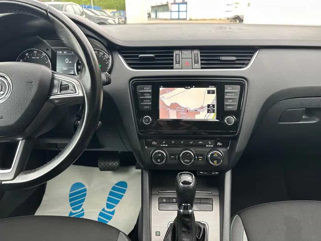 Skoda Octavia Combi Joy/Automatik/AHK/Navi/Sitzheiz 08/2017-photo-23