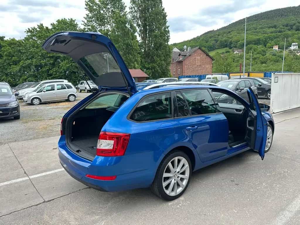Skoda Octavia Combi Joy/Automatik/AHK/Navi/Sitzheiz 08/2017-photo-5
