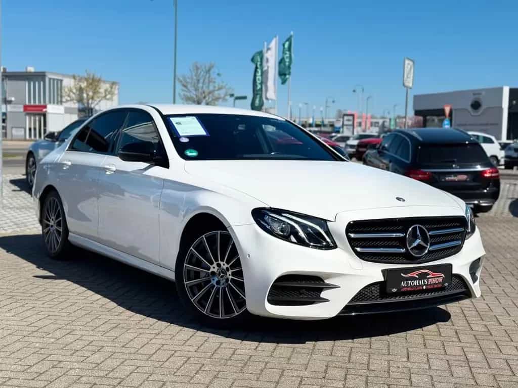 Mercedes-Benz E-Class Lim. 9G-TRONIC"AMG-Line"AHK*AMBIENTE*KAMERA 07/2016-photo-0
