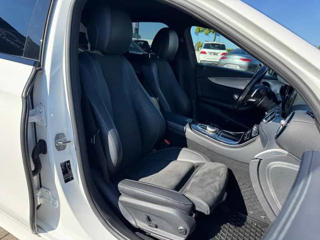 Mercedes-Benz E-Class Lim. 9G-TRONIC"AMG-Line"AHK*AMBIENTE*KAMERA 07/2016-photo-16