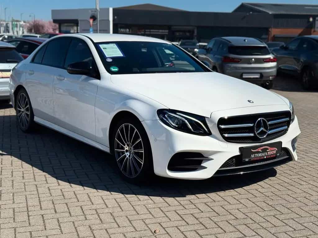 Mercedes-Benz E-Class Lim. 9G-TRONIC"AMG-Line"AHK*AMBIENTE*KAMERA 07/2016-photo-2